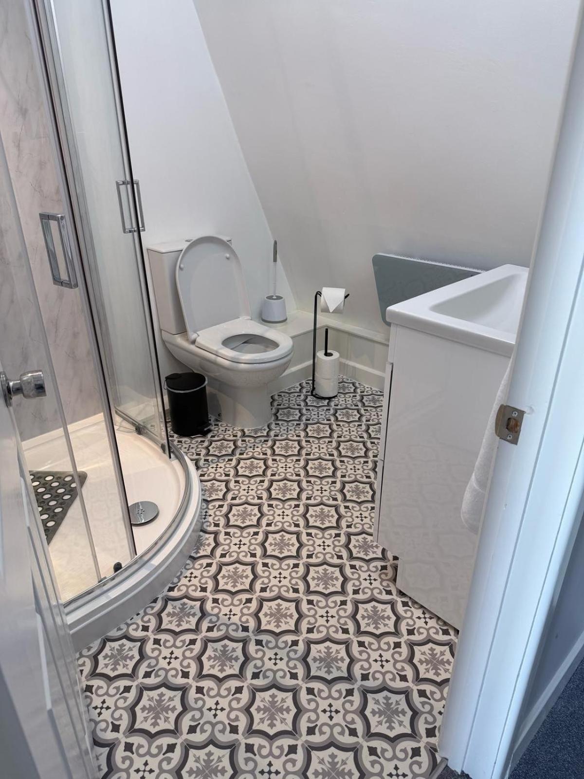 The White Hart Hotel Atworth Ngoại thất bức ảnh