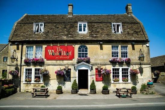The White Hart Hotel Atworth Ngoại thất bức ảnh